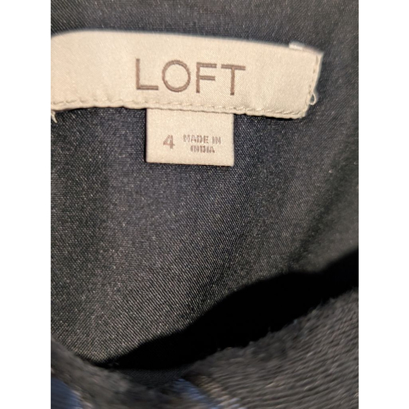 Women's LOFT Skirt Size 4 Black Blue Floral - Picture 6 of 9